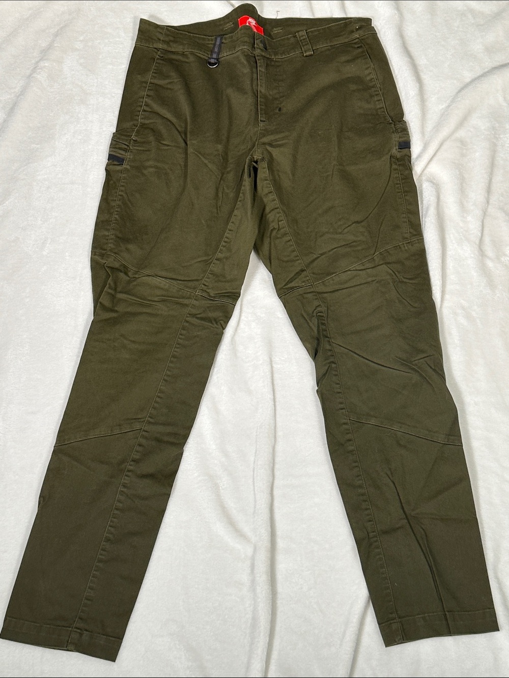 Nike Men's Olive Cargo Pants - Dark Green Utility Style
